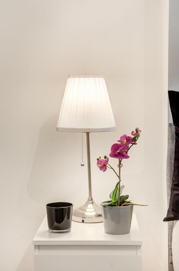 Beautuful 2 Bed In Apartment *