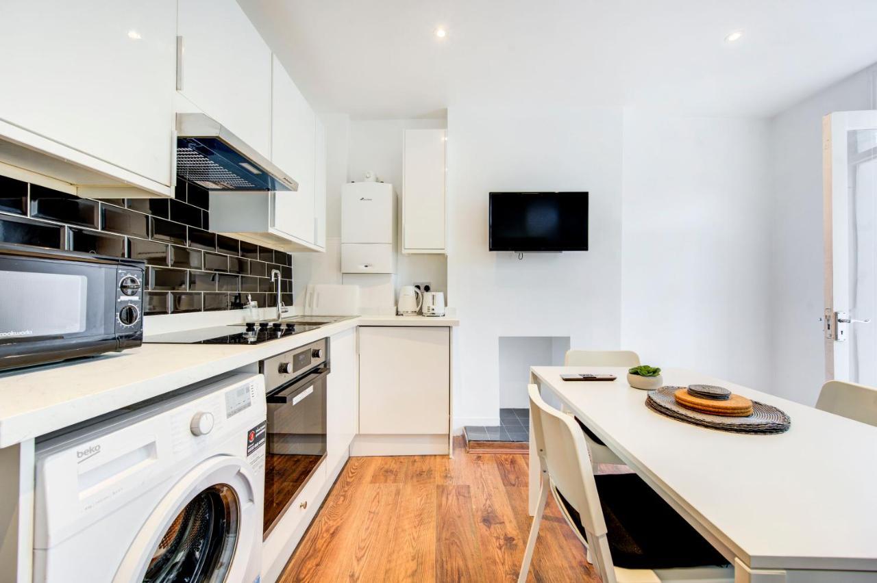 Beautuful 2 Bed In Apartment London
